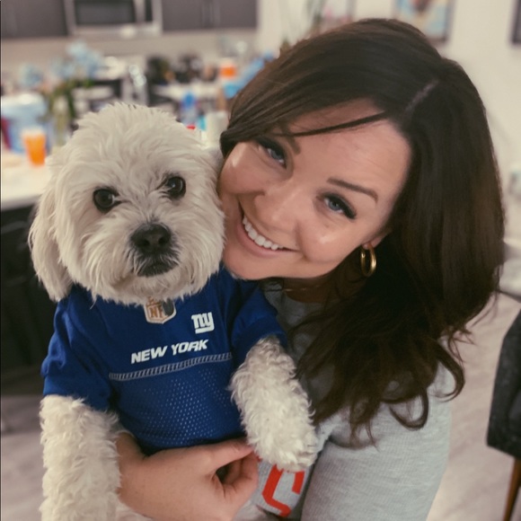 Meet your Posher, Phylicia - Picture 1 of 2